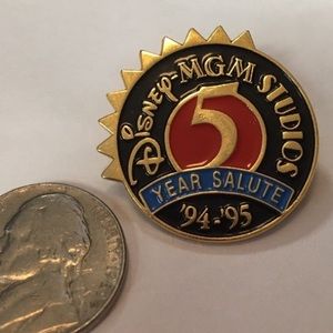 ❤️Vintage Disney Store Cast Member Exclusive Pin